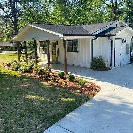 Cozy 2-Bedroom Farmhouse With Parking On Premise Smyrna Exterior foto