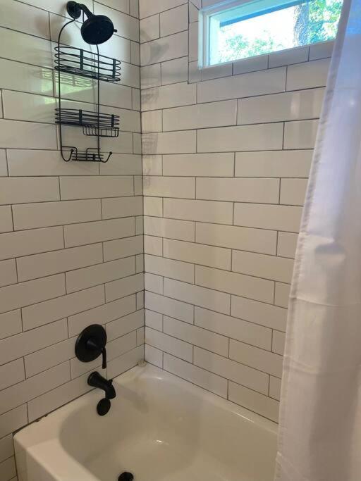 Cozy 2-Bedroom Farmhouse With Parking On Premise Smyrna Exterior foto