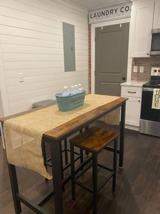 Cozy 2-Bedroom Farmhouse With Parking On Premise Smyrna Exterior foto