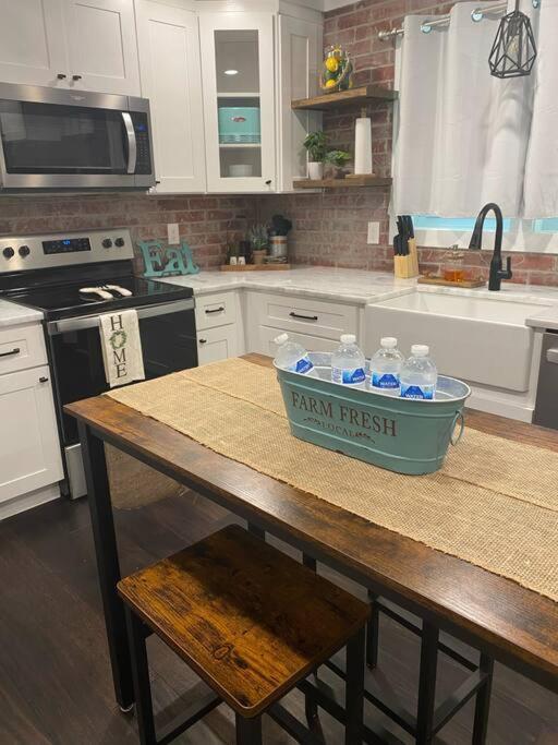 Cozy 2-Bedroom Farmhouse With Parking On Premise Smyrna Exterior foto